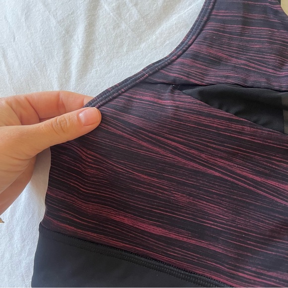 Lululemon Sports Bra. Sz. 8 - Picture 2 of 4
